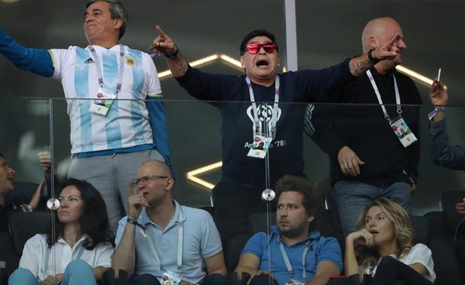 Maradona Rusya ve taraftarlardan özür diledi
