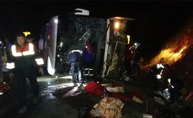 Karaman'da dehşet kaza... 3 ölü 40 yaralı!