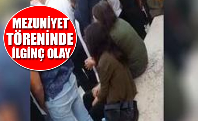 İstiklal Marşı'nda oturmaya devam edince tutuklandılar
