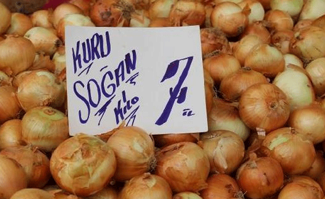 Soğan halde 3,5 pazarda 7 lira, nedeni stokçular mı?