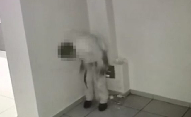 Rezalet... Tuvaletini iş merkezindeki çöpe yaptı