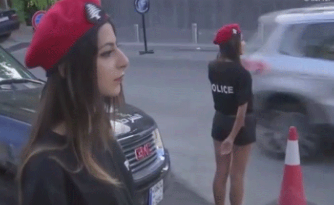 Polislerin yeni üniforması ülkenin gündemine oturdu!
