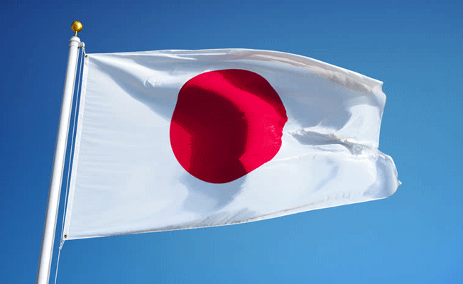 Japon parlamentosunun bahçesinde kenevir çıktı