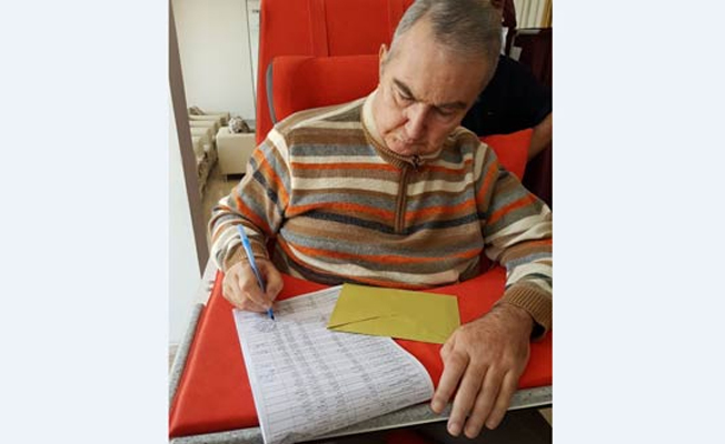 Deniz Baykal oyunu kullandı