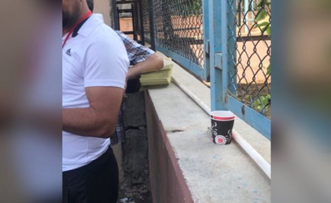 1000 adet mühürlü pusulayla yakalandılar