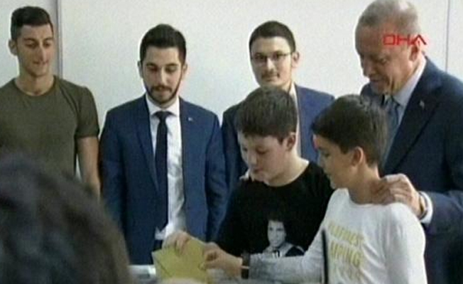 Erdoğan sandık başında: Türkiye bunları aşmış vaziyette!