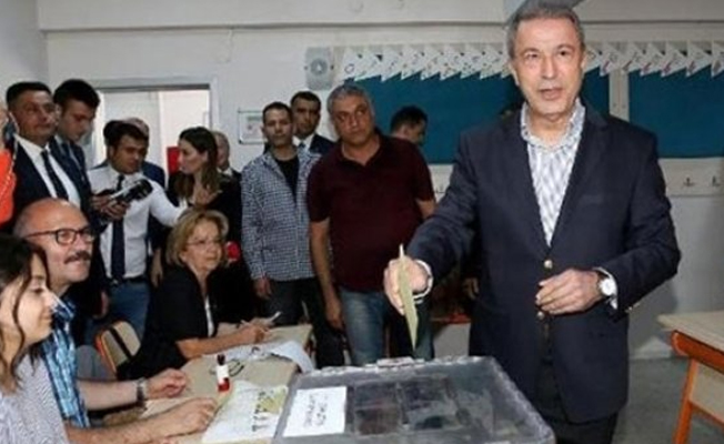 Hulusi Akar'ın sandığından Muharrem İnce çıktı