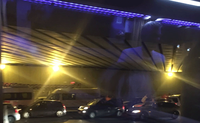 AKP kutlaması yolu kapattı; pusulalar İlçe Seçim'e taşınamıyor
