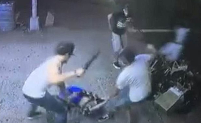 Vahşet! Kız kardeşinin cinsel ilişki videosundaki gence benzetti, sokak ortasında katletti