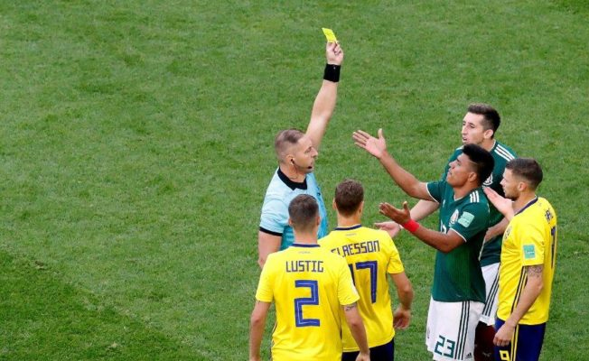 Meksikalı Jesus Gallardo'nun gördüğü sarı kart tarihe geçti