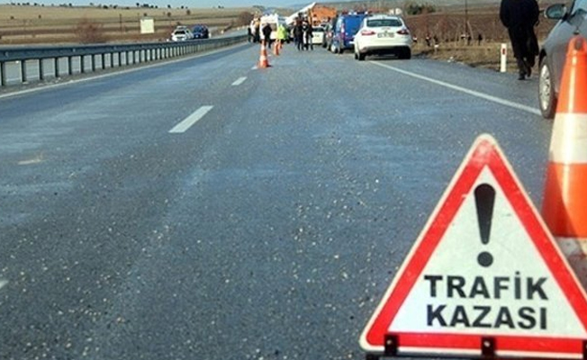 TEM'de zincirleme kaza: Otobüs, kamyon, TIR...