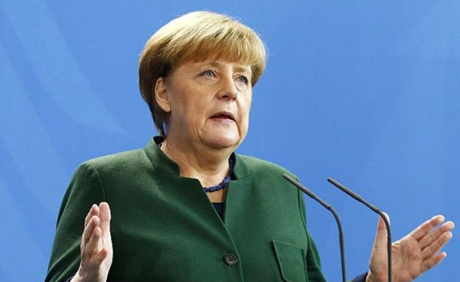 Merkel: Türkiye, Suriyeli mülteciyi alarak fevkalade bir iş yaptı