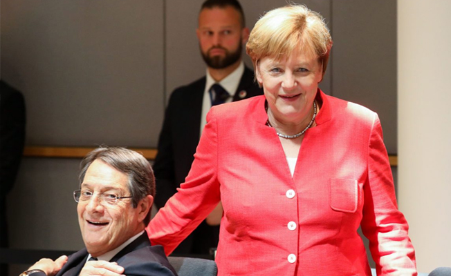 Merkel'den flaş Türkiye açıklaması