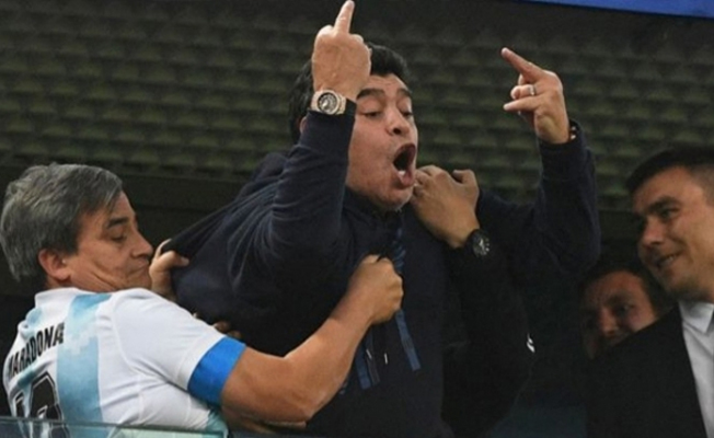 'Orta parmak' Maradona'yı Dünya Kupası maçından etti