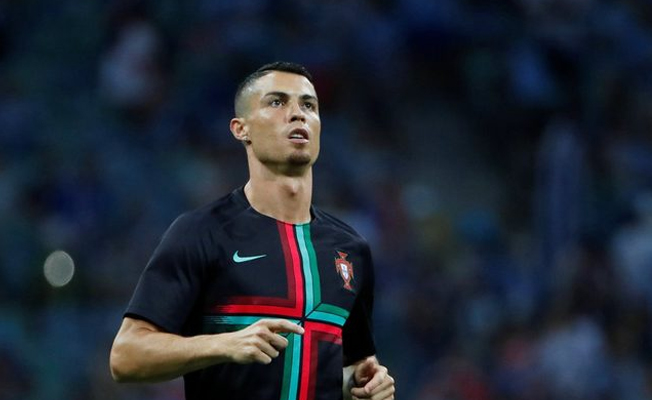 Juventus, Ronaldo'yu kadrosuna katmak için menajeriyle görüştü
