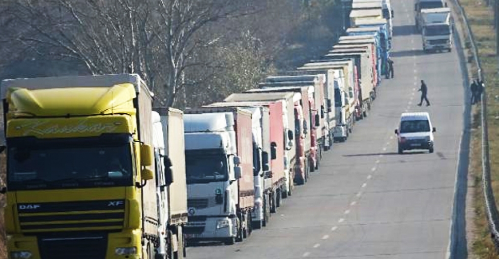 Kapıkule'de 6 kilometre TIR kuyruğu