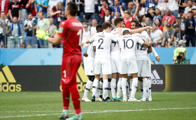 Muslera'nın hatası, Uruguay'a pahalıya patladı... Fransa yarı finale yükseldi