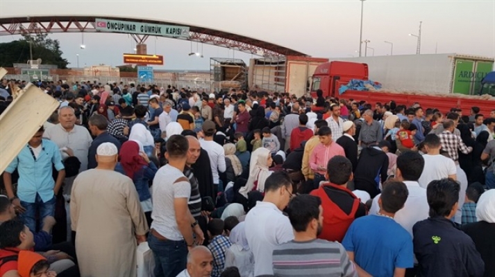 Suriyeliler dönüyor...27 binin üzerinde giriş