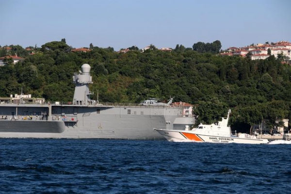 Boğaz'dan ağır silahlarla nöbet tutarak geçtiler