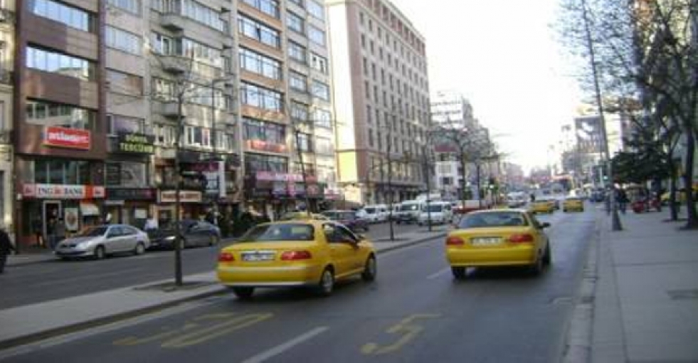 Şişli'yi yöneten beyler… 4 gündür sesiniz çıkmıyor