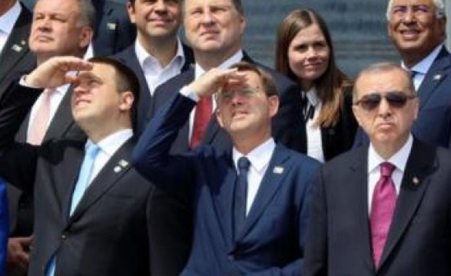 Erdoğan'dan NATO zirvesinde 2 yıl sonra aynı poz