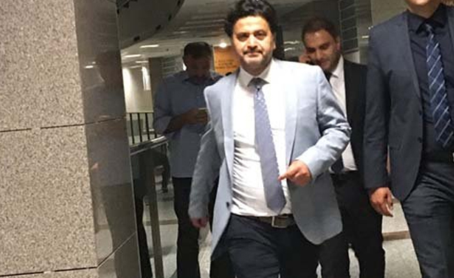 Kılıçdaroğlu’nun avukatı cübbesini attı, salonu terk etti!