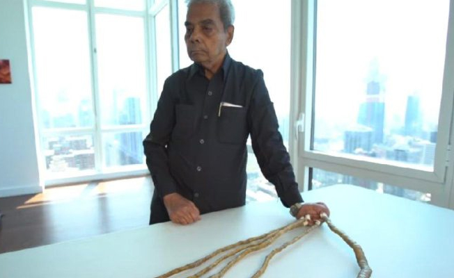 66 yıldır kesmediği tırnakları tören eşliğinde kesti!