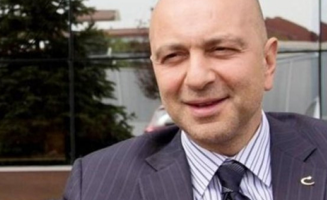 Firari FETÖ'cü Akın İpek'e şok!