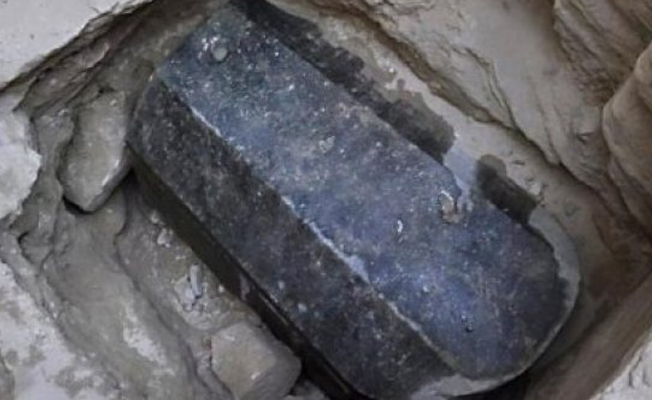 Büyük İskender'e ait olduğu düşünülen gizemli lahit açıldı