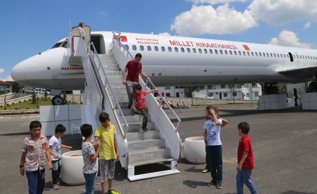 Eski uçak şimdi 'millet kıraathanesi'