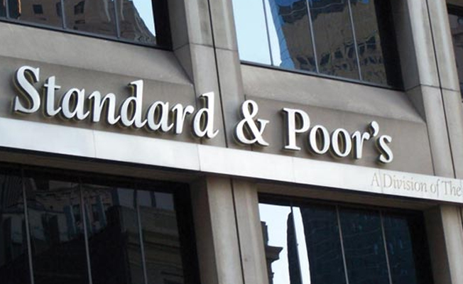 Standard&Poor's, Yunanistan'ın görünümünü 'durağandan' 'pozitife' çevirdi