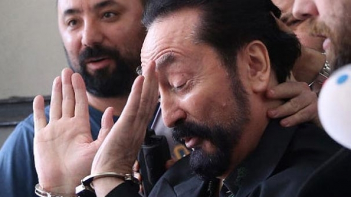 Şifreleri çözüldü: İşte Adnan Oktar'ın 'A takımı'