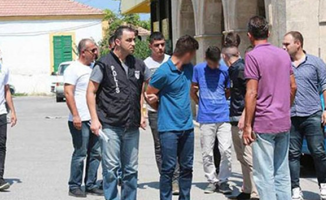 Çapkınlık yapmak istediler: Yanlış eve girince...
