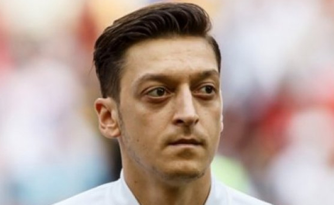 Şok sözler: Mesut Özil yıllardır b.k gibi oynuyordu