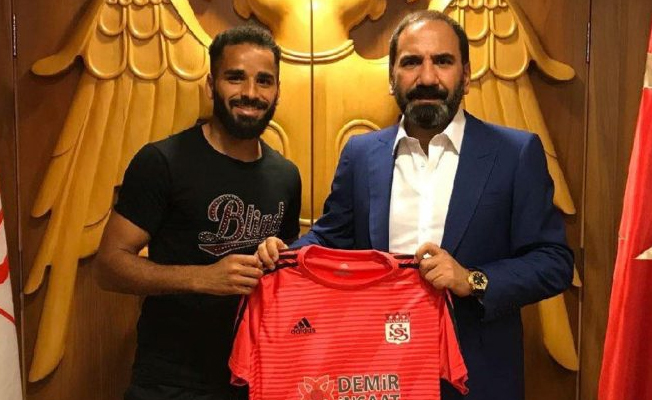 Barcelona'nın sağ beki resmen Sivasspor'da