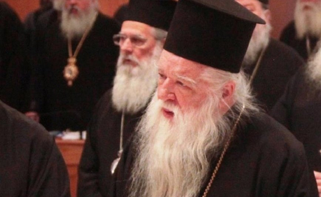 Yunan psikopos: Yangın, Çipras ateist olduğu için çıktı