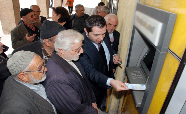 Emekli zamlarıyla ilgili o ücret bugün yatacak