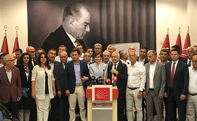 CHP'de, İstanbul, Ankara ve İzmir’in de arasında bulunduğu 59 il başkanından ortak açıklama