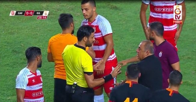 Dostluk maçında ortalık karıştı, Terim çıldırdı