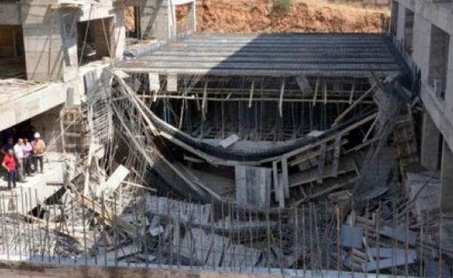 İnşaatta göçük meydana geldi: 3 işçi yaralı