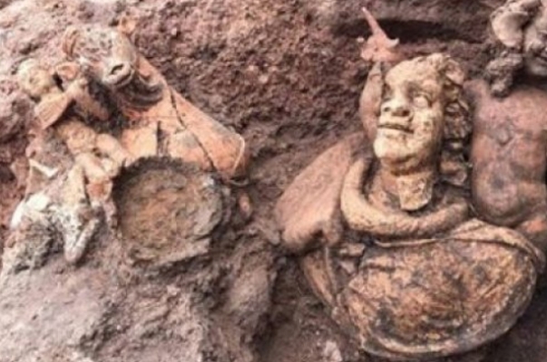 2 bin 300 yıllık heykel bulundu