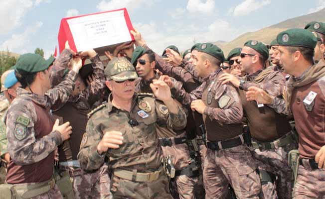 Hep bir ağızdan 'kahramanlık destanı' ile uğurlandı