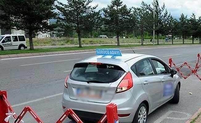 Ehliyet sınavında kağıt kalem dönemi sona eriyor...