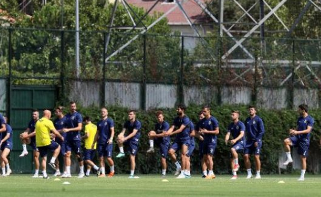 Fenerbahçe'de Benfica hazırlığı sürüyor