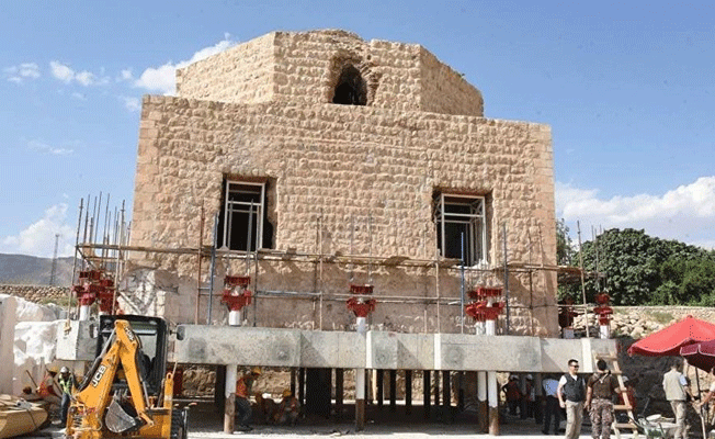 652 yıllık tarihi Artuklu hamamı 6 saat 40 dakikada taşındı