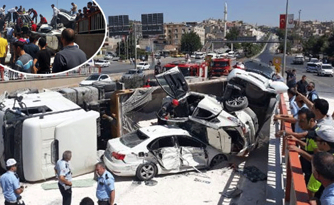 Freni boşalan kamyon, 4 araca çarpıp yan yattı: 5 yaralı