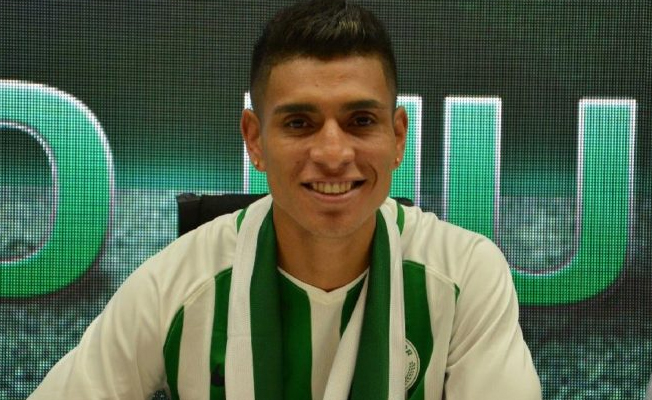 Atiker Konyaspor'un yeni 10 numarası Paolo Hurtado oldu