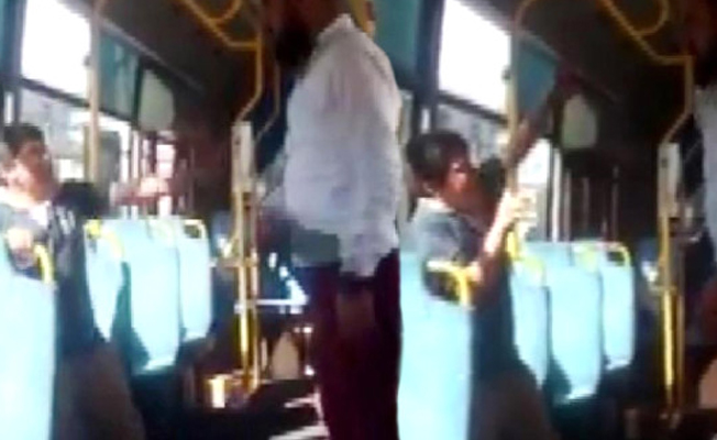 Şanlıurfa'da simit satan çocuğu halk otobüsünde kemerle dövdü