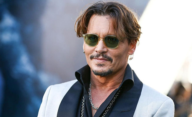 Johnny Depp'e bir darbe daha! Filmi gösterimden çekildi...