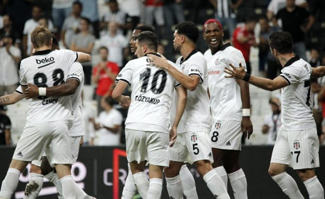 Beşiktaş, LASK Linz'e karşı turu yarıladı